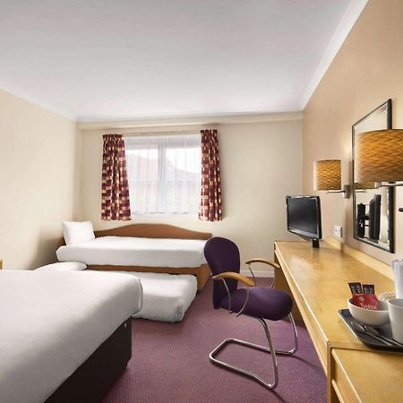 Days Inn Hamilton Buitenkant foto