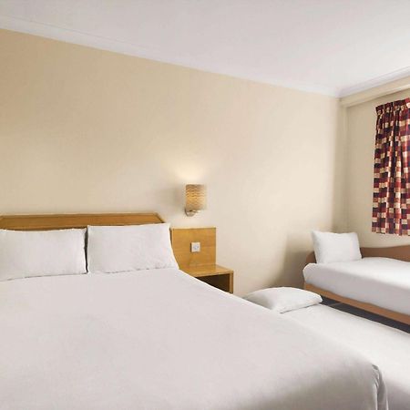 Days Inn Hamilton Buitenkant foto