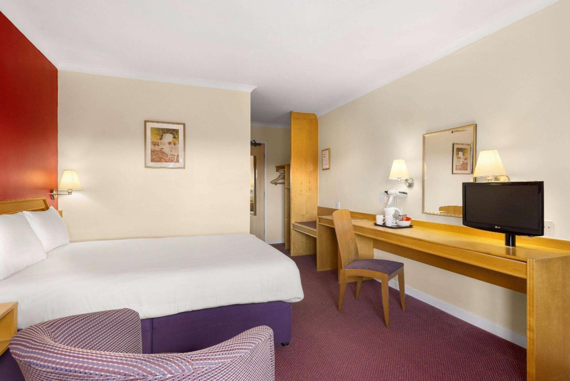 Days Inn Hamilton Buitenkant foto